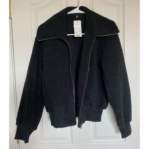 Uniqlo Fleece Crop Jacket